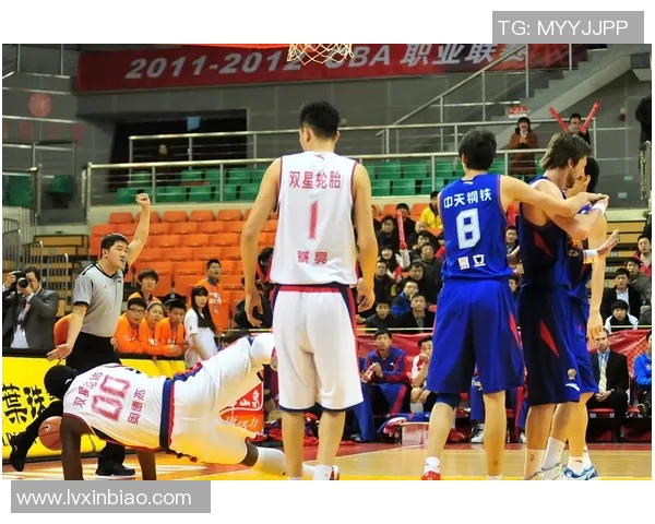 四川全兴与八一的激烈对决展现篮球魅力与团队精神的巅峰对抗